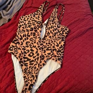 Plus Allover Graphic Plunging One piece Swimsuit